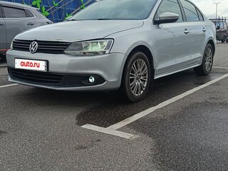 2011 Volkswagen Jetta VI, серебристый, 595000 рублей, вид 2