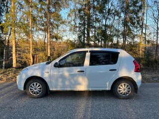 2013 Renault Sandero I, белый, 410000 рублей, вид 4