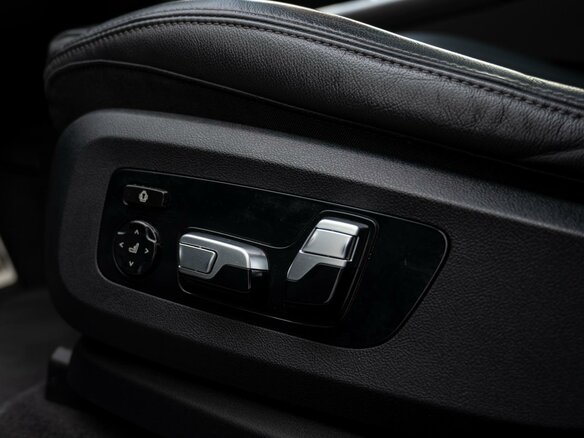 2021 BMW X7 40i I (G07), серый, 8799000 рублей - вид 20