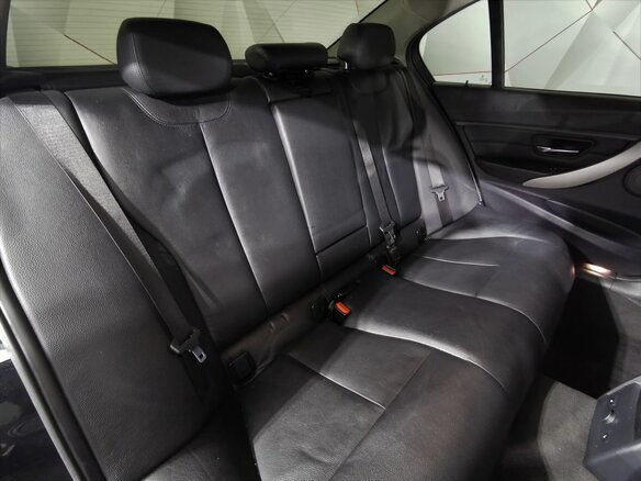 2017 BMW 3 серии 318i VI (F3x) Рестайлинг, чёрный, 1655150 рублей - вид 13
