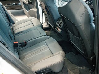 2026 Audi Q5 Sportback TDI quattro S tronic II (GU), белый, 9900000 рублей, вид 5