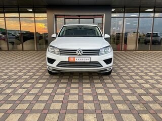2015 Volkswagen Touareg II Рестайлинг, белый, 2440000 рублей, вид 2