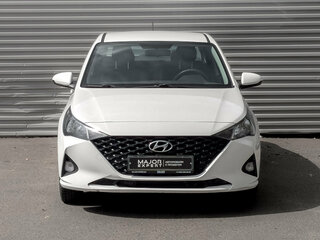 2022 Hyundai Solaris II Рестайлинг, белый, 1565000 рублей, вид 2