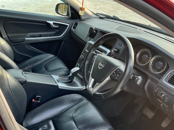 2012 Volvo V60 I, красный, 1300000 рублей - вид 9