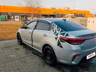 2017 Kia Rio IV, серебристый, 1100000 рублей, вид 5