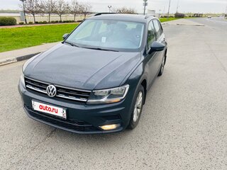 2017 Volkswagen Tiguan II, серый, 1795000 рублей, вид 2