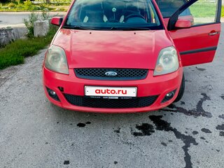 2007 Ford Fiesta Mk5, красный, 300000 рублей, вид 1