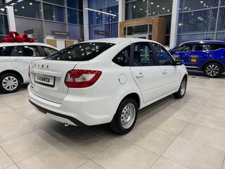2026 Lada (ВАЗ) Granta I Рестайлинг, белый, 1119690 рублей, вид 4