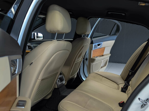 2014 Jaguar XF I Рестайлинг, белый, 1350000 рублей - вид 37