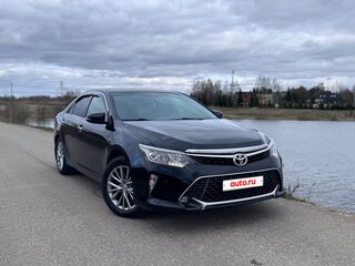 2018 Toyota Camry VII (XV50) Рестайлинг 2, чёрный, 1990000 рублей, вид 4