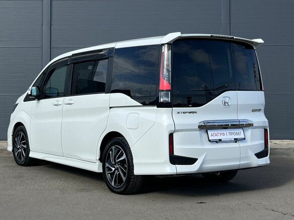 2019 Honda Stepwgn Spada V Рестайлинг, белый, 2620000 рублей - вид 6