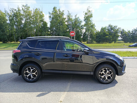 2016 Toyota RAV4 IV (XA40) Рестайлинг, чёрный, 1629000 рублей, вид 4