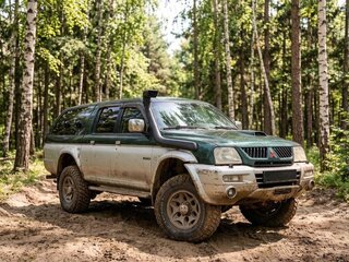 2006 Mitsubishi L200 III Рестайлинг, зелёный, 490000 рублей, вид 2
