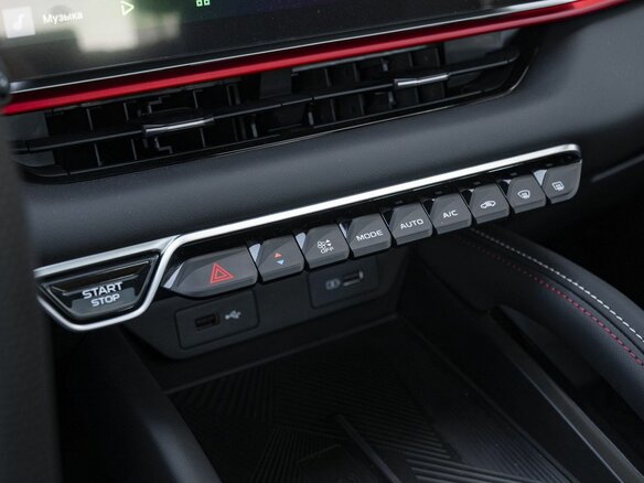 2026 Geely Coolray I Рестайлинг 2, фиолетовый, 3139190 рублей - вид 25