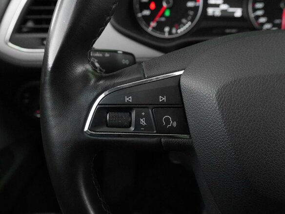 2020 SEAT Leon III Рестайлинг, белый, 2049000 рублей - вид 18