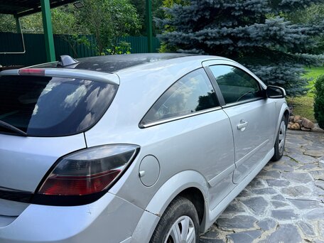 2009 Opel Astra GTC H Рестайлинг, серебристый, 350000 рублей, вид 2