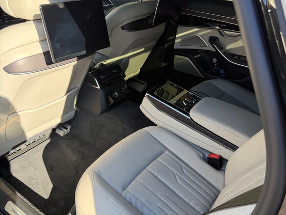 2022 Audi A8 Long 50 TDI IV (D5) Рестайлинг, чёрный, 12500000 рублей - вид 8