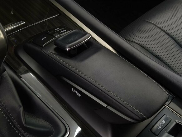 2020 Lexus LX 570 III Рестайлинг 2, белый, 8830000 рублей - вид 18