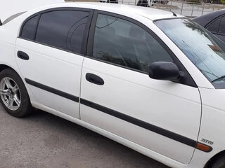 1998 Toyota Avensis I, белый, 350000 рублей, вид 2