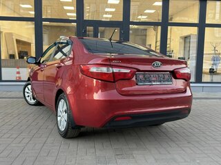 2012 Kia Rio 5-speed III, красный, 675000 рублей, вид 2