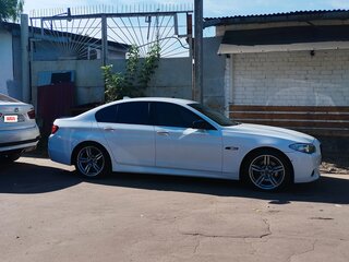 2012 BMW 5 серии 535i xDrive VI (F10/F11/F07), белый, 1900000 рублей, вид 5