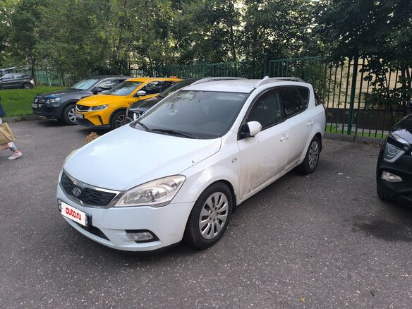 2010 Kia Ceed I Рестайлинг, белый - вид 12
