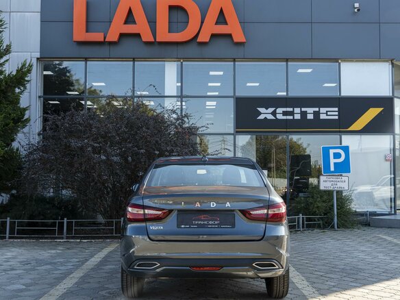 2026 Lada (ВАЗ) Vesta I Рестайлинг (NG), серый, 1705000 рублей - вид 5