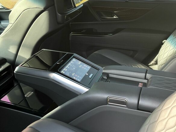 2022 Lexus LX 600 IV, белый, 15499000 рублей - вид 10