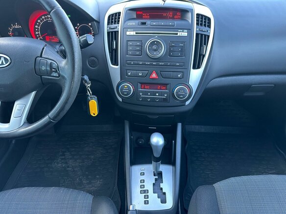 2011 Kia Ceed I Рестайлинг, красный - вид 11