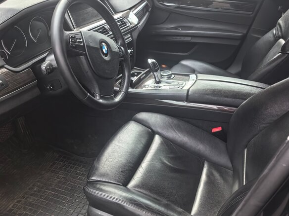 2013 BMW 7 серии Long 740Li xDrive V (F01/F02/F04) Рестайлинг, чёрный, 1559000 рублей - вид 6