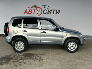 2013 Chevrolet Niva I Рестайлинг, серебристый, 550000 рублей, вид 4