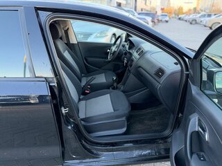 2014 Volkswagen Polo V, чёрный, 785000 рублей, вид 5