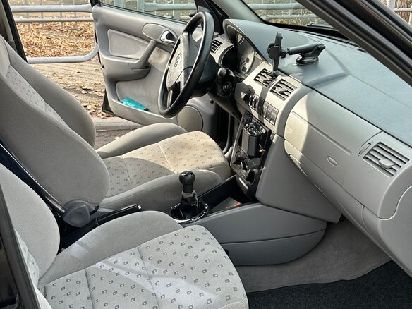 2005 Volkswagen Pointer, чёрный, 200000 рублей - вид 18