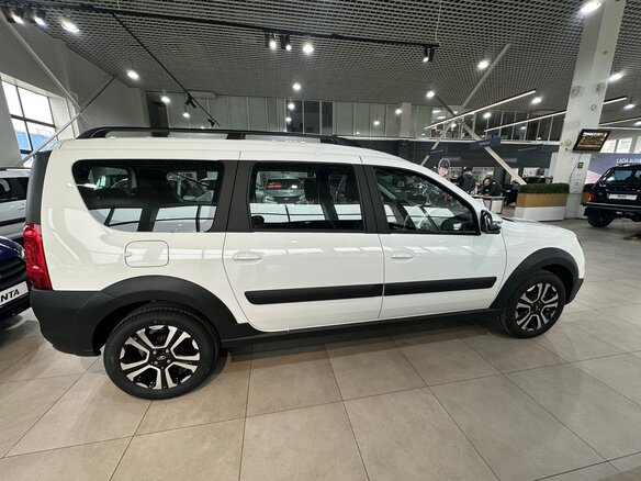 2026 Lada (ВАЗ) Largus Cross I Рестайлинг, белый, 2072000 рублей