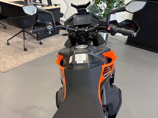 2021 KTM 890 Adventure, оранжевый, 1250000 рублей, вид 4