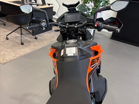 2021 KTM 890 Adventure, оранжевый, 1250000 рублей, вид 4
