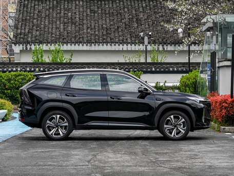 2026 Geely Atlas II, чёрный, 2790000 рублей, вид 4
