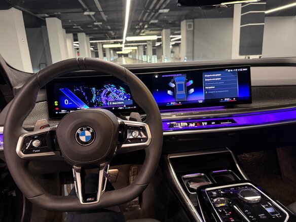 2022 BMW 7 серии 740i VII (G70), чёрный, 9570000 рублей - вид 17