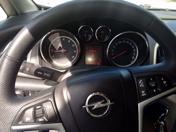 2011 Opel Astra J, белый - вид 11