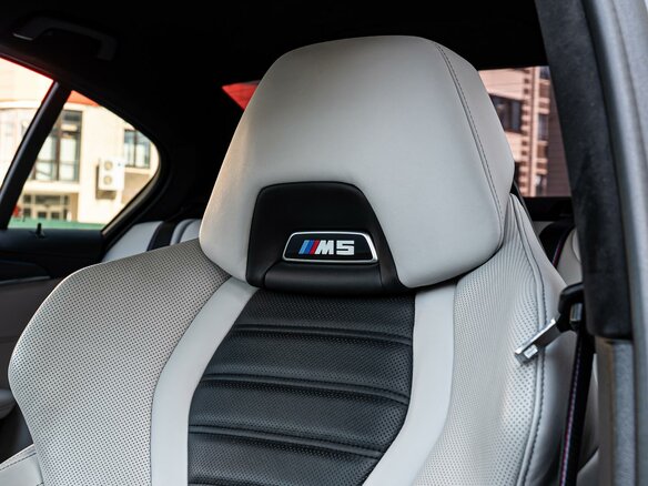 2021 BMW M5 Competition VI (F90) Рестайлинг, серый, 12465000 рублей - вид 32