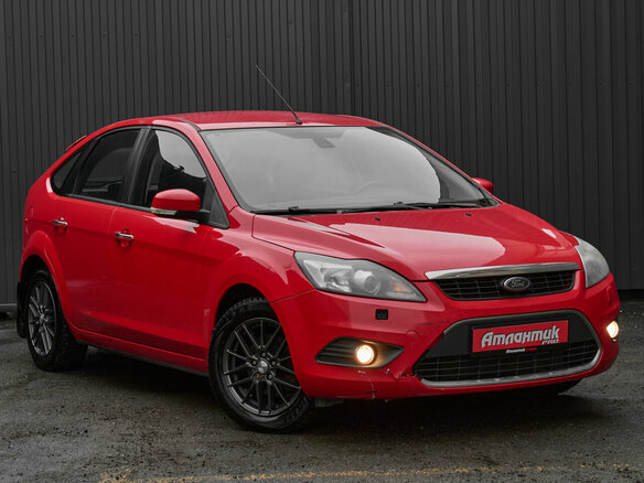 2011 Ford Focus II Рестайлинг, красный, 600000 рублей - вид 3