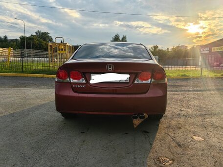 2011 Honda Civic VIII Рестайлинг, красный, 900000 рублей, вид 5