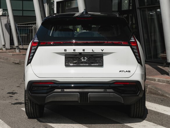 2026 Geely Atlas II, белый, 4187740 рублей - вид 4