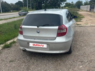 2004 BMW 1 серии 116i I (E81/E82/E87/E88), серебристый, 560000 рублей, вид 4