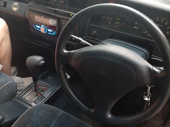 1994 Toyota Crown VIII (S130), серебристый, 305000 рублей - вид 8