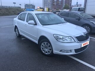 2013 Skoda Octavia II (A5) Рестайлинг, белый, 680000 рублей, вид 2
