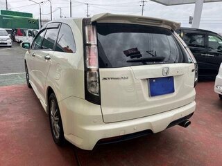 2014 Honda Stream II Рестайлинг, белый, 1050000 рублей, вид 4