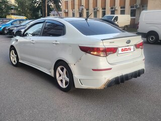 2015 Kia Rio III Рестайлинг, белый, 420000 рублей, вид 4