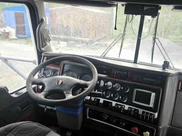 2007 Kenworth T660, белый, 1990000 рублей - вид 4