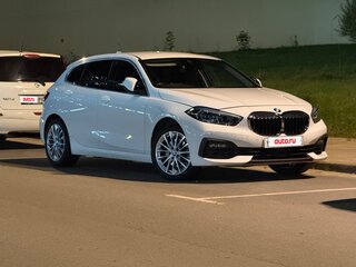 2022 BMW 1 серии 118i III (F40), белый, 1770000 рублей, вид 1